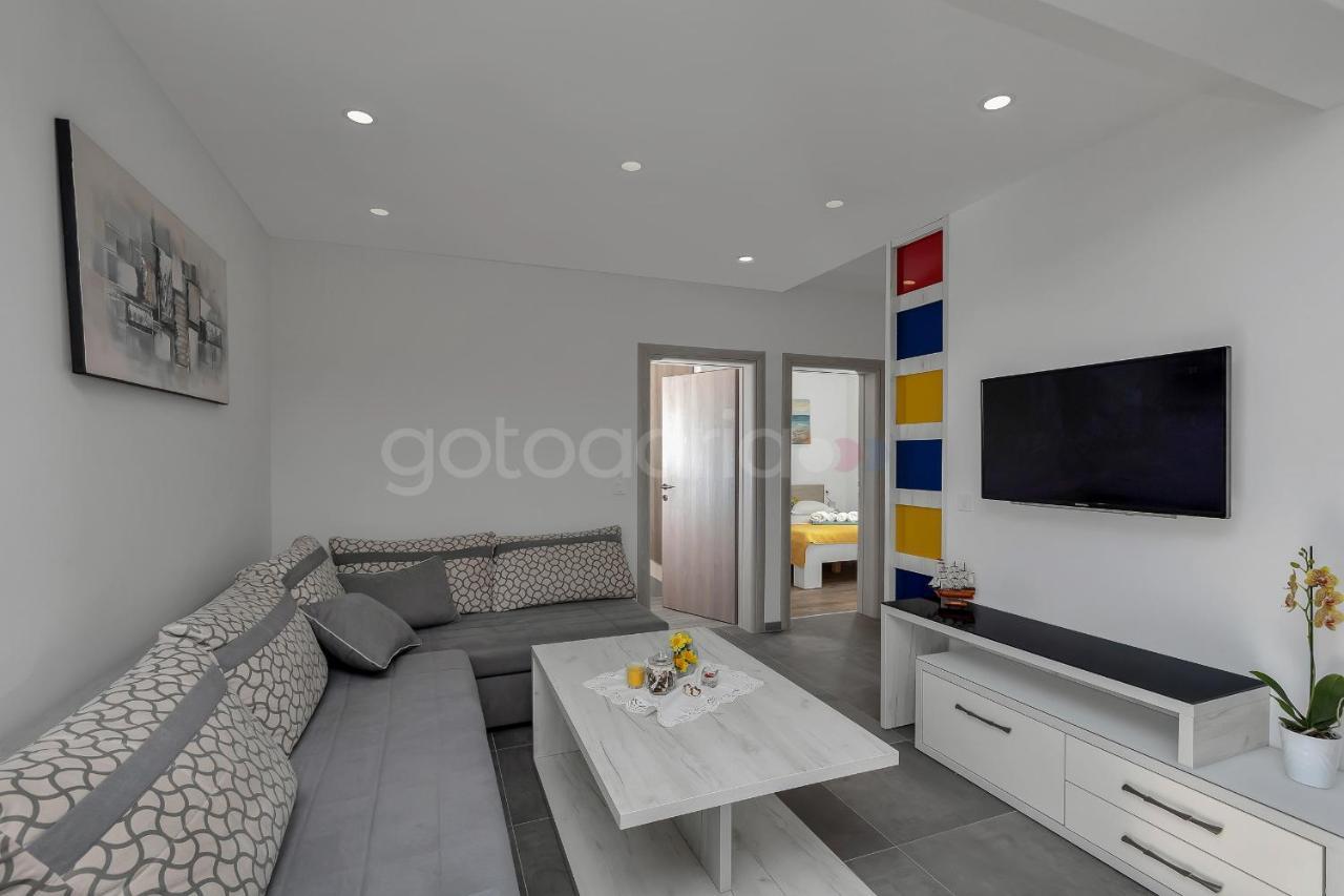 Luxury Apartment Poseidon - Free Beach Parking Makarska Buitenkant foto
