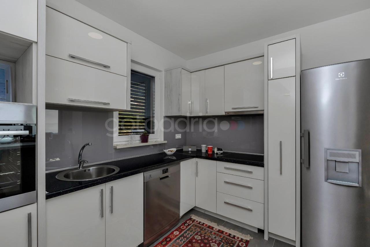 Luxury Apartment Poseidon - Free Beach Parking Makarska Buitenkant foto